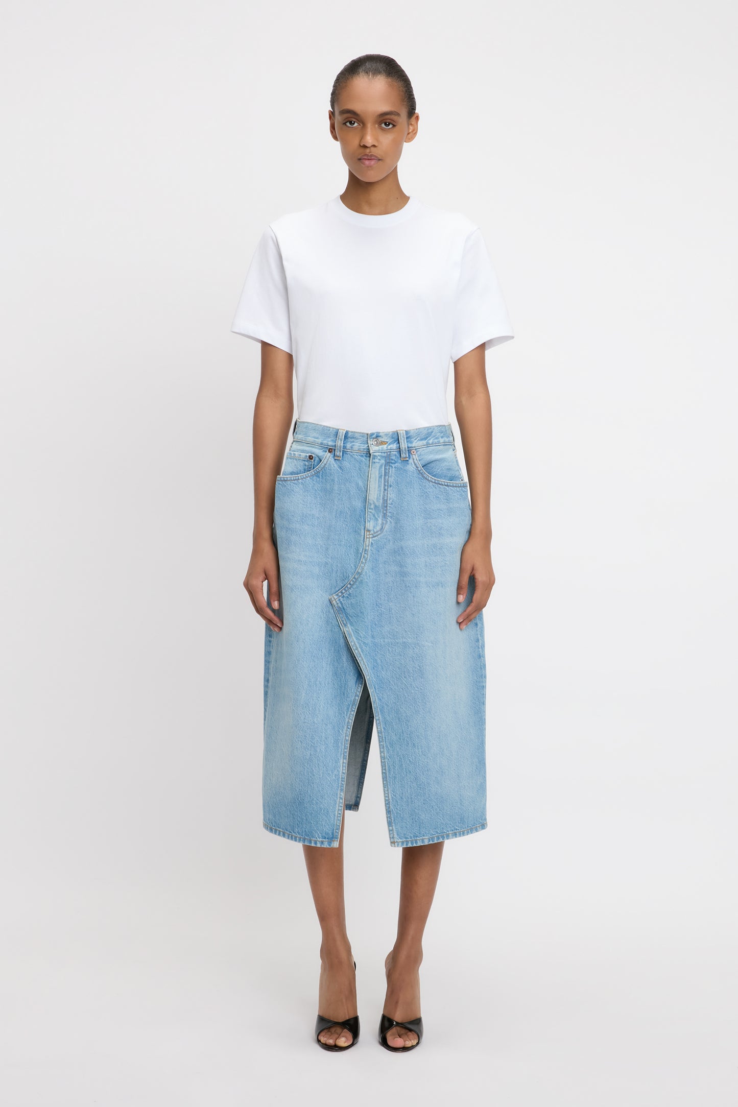 Kick Pocket Denim Skirt In Light Blue Wash