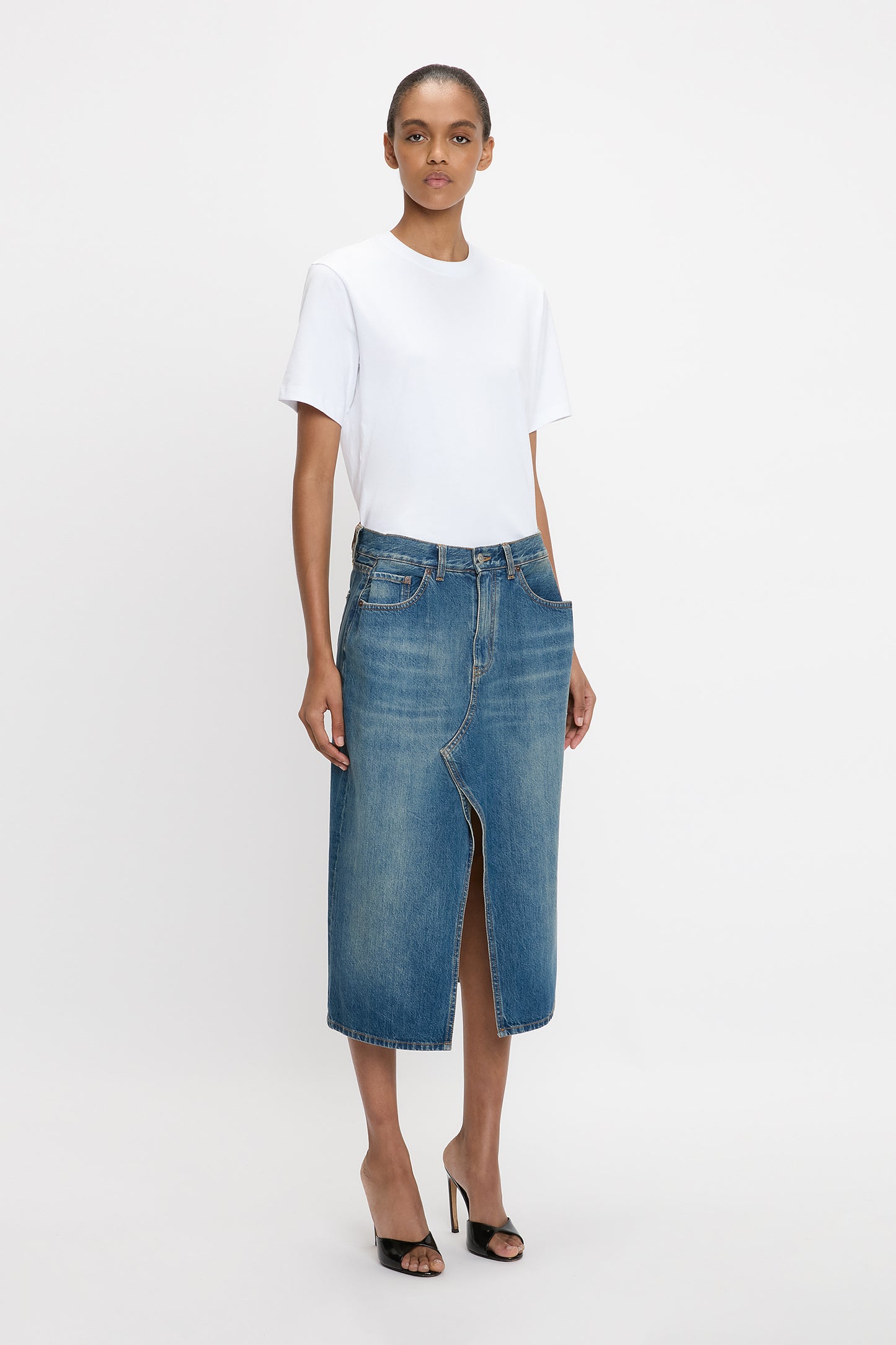 Kick Pocket Denim Skirt In Mid Blue