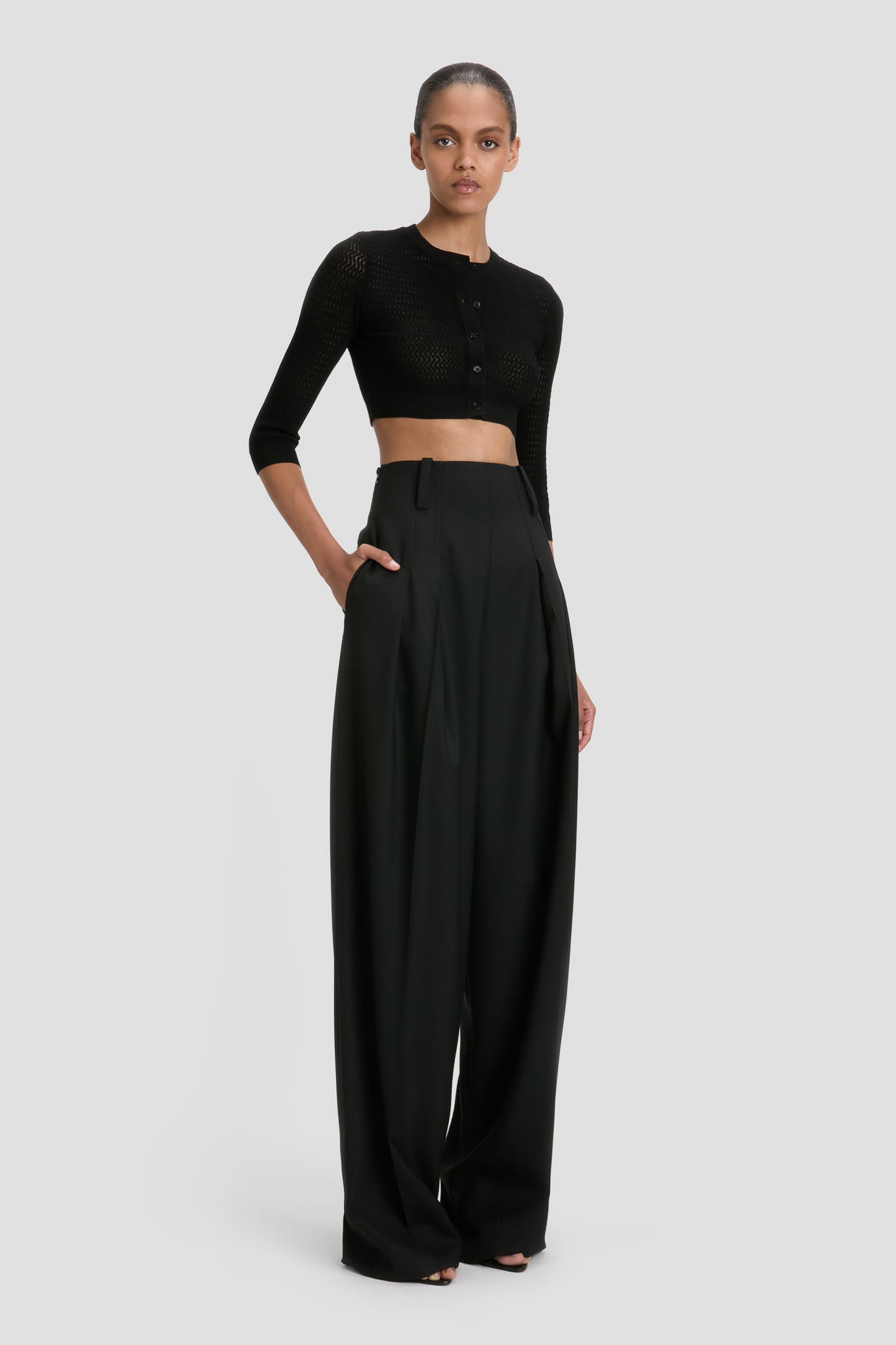 Cropped Cardigan In Black