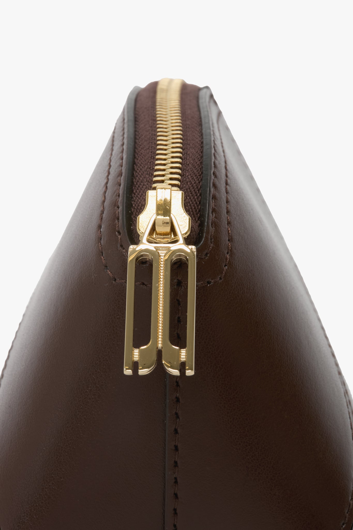 Victoria Mini Travel Pouch In Dark Brown Leather