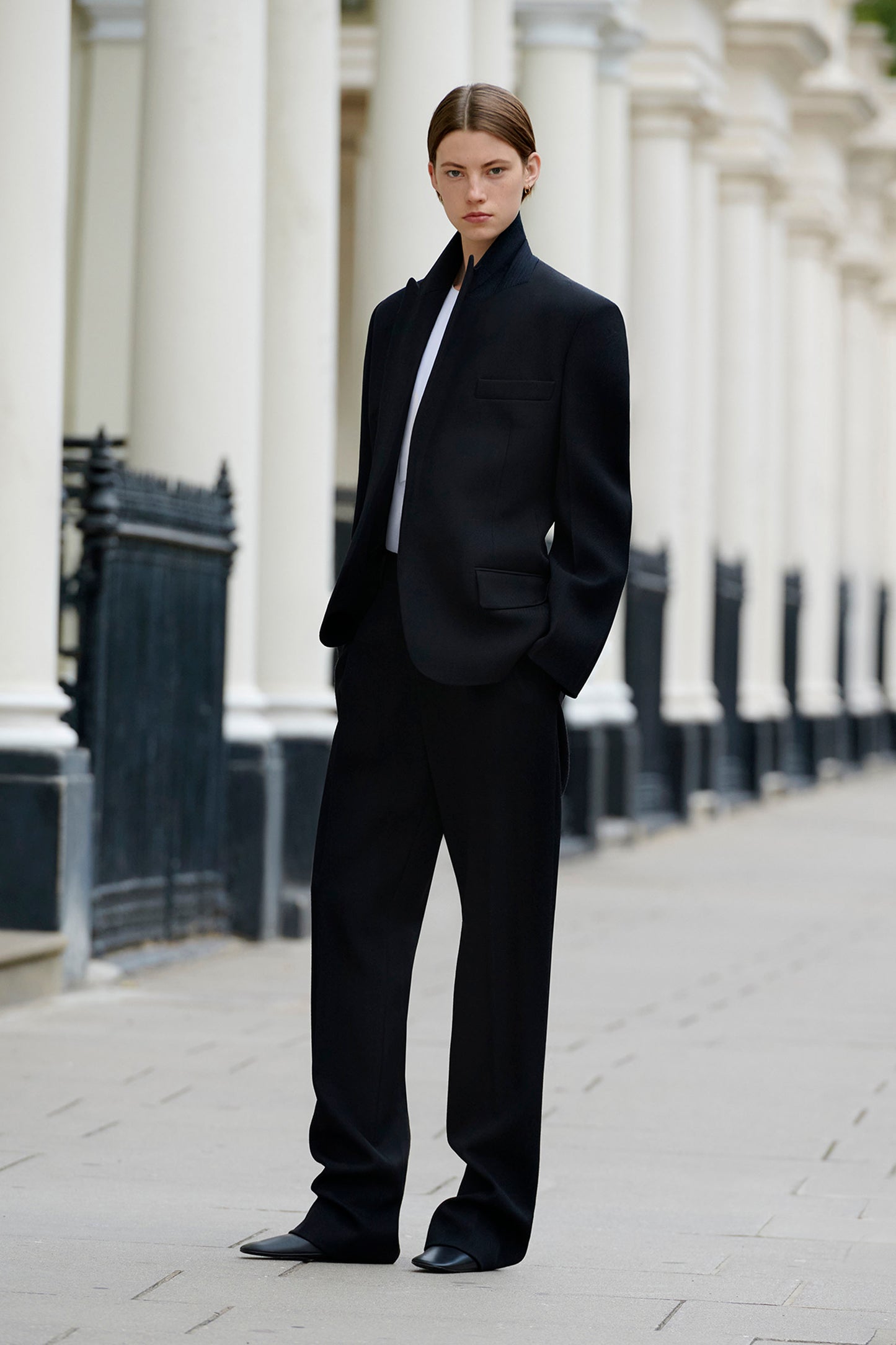 Straight Leg Trouser In Black