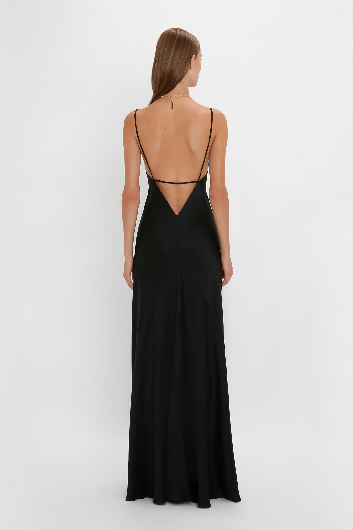 Victoria Beckham: The Fashion Brand Redefining Modern Elegance. 5