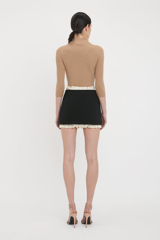 Ruched Detail Mini Skirt In Black