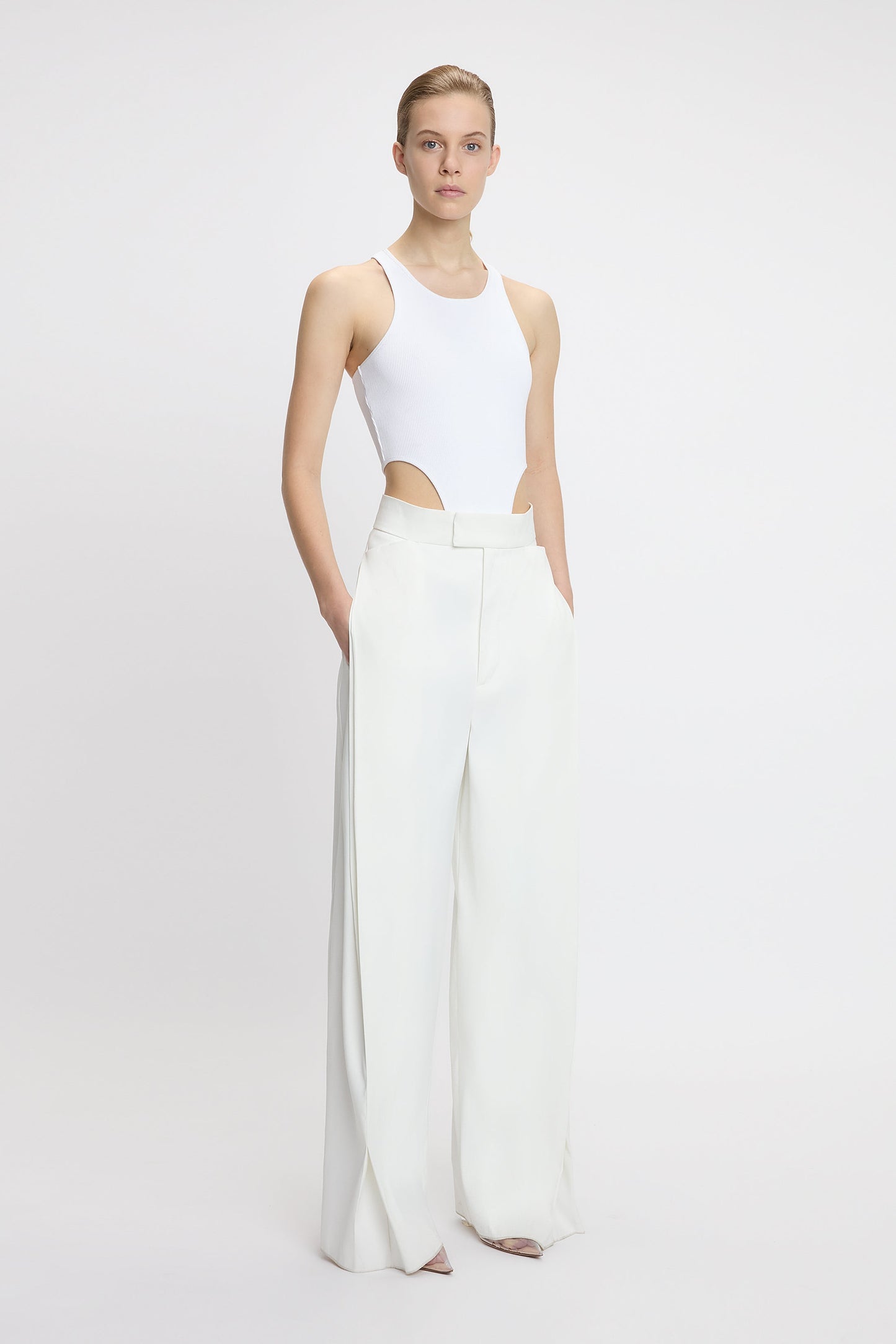 Wide Leg Pleat Detail Trouser In Ivory