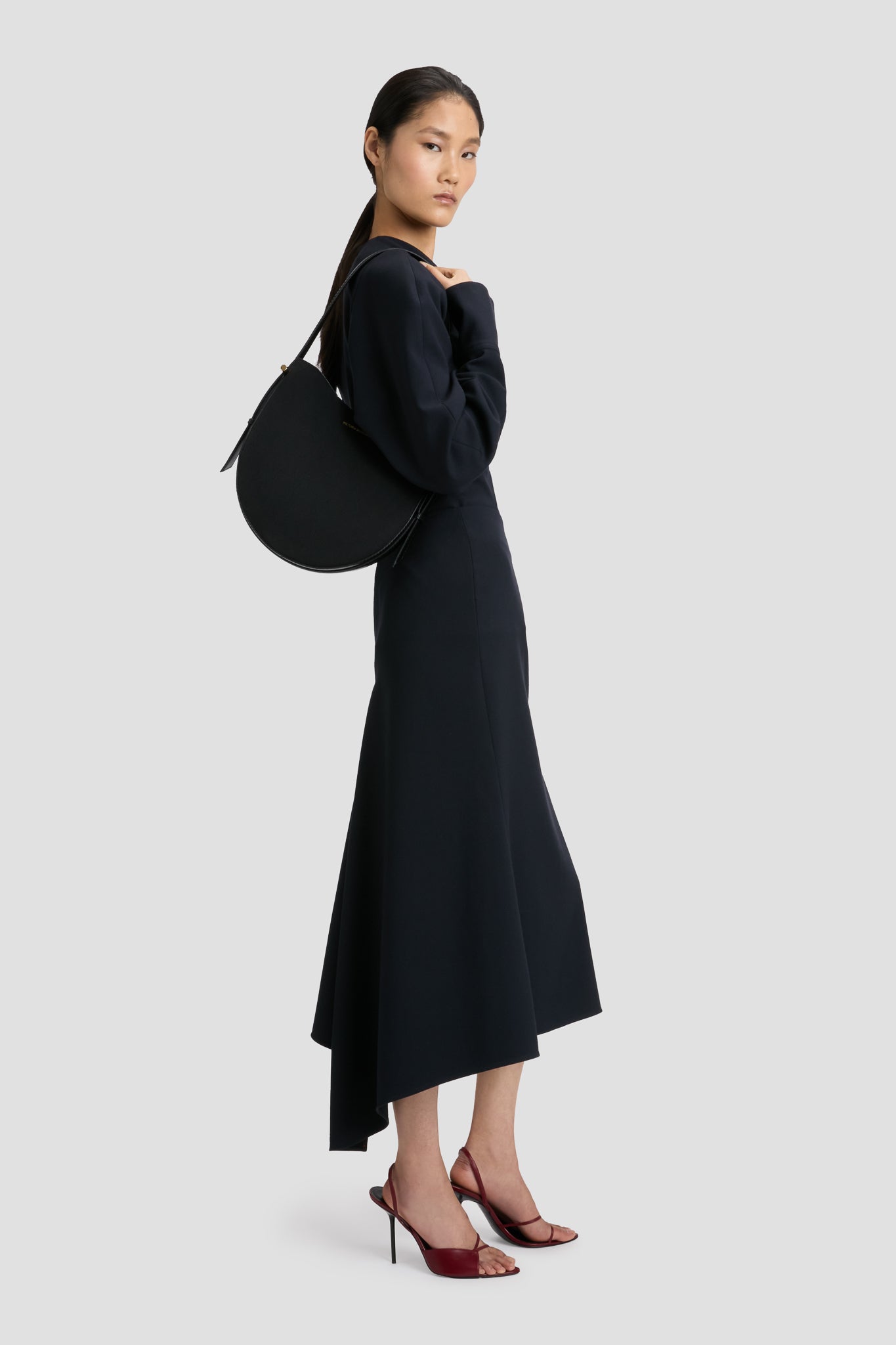 Kick Detail Skirt In Navy