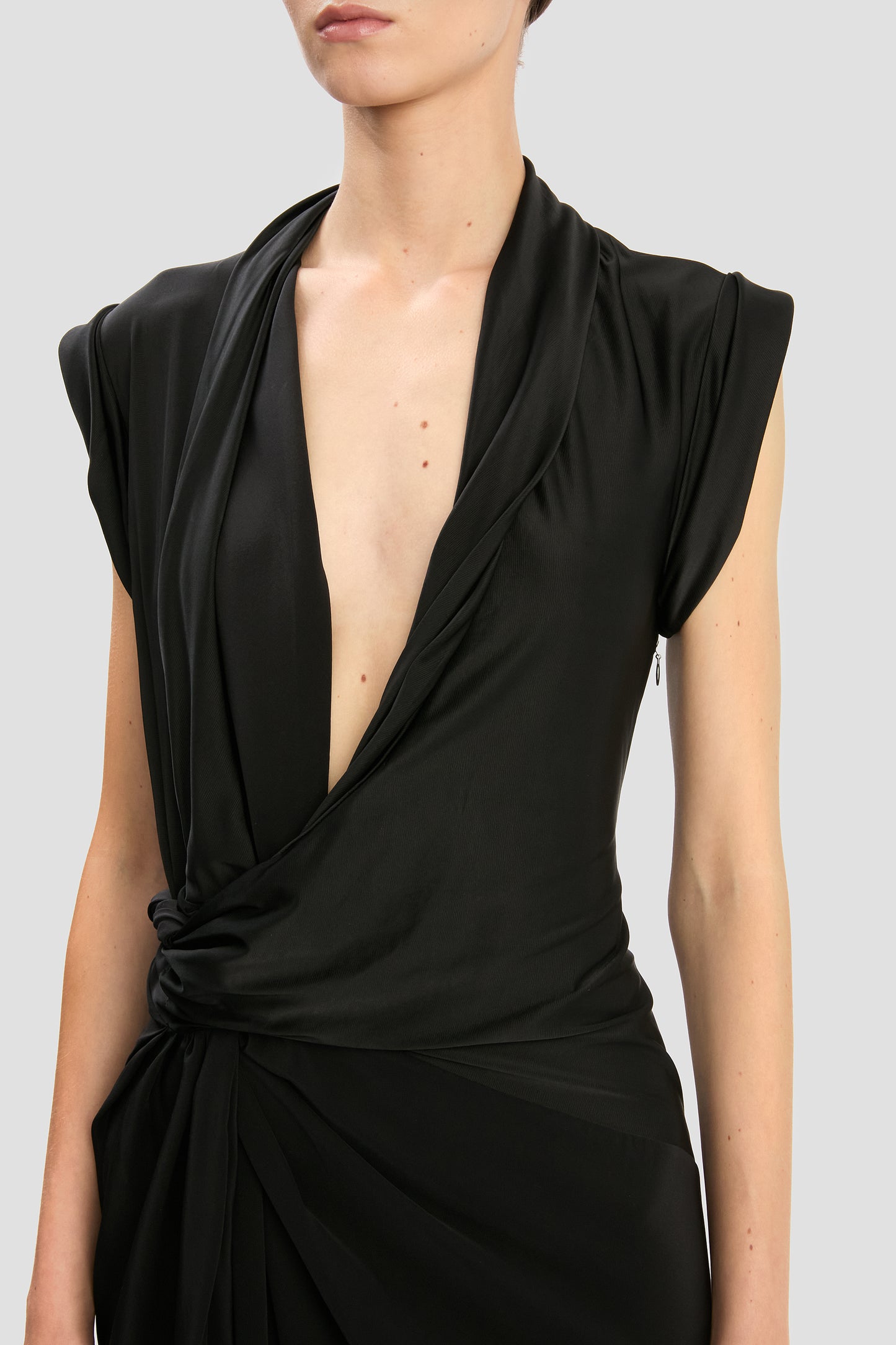 Asymmetric Twist Detail Dress In Black