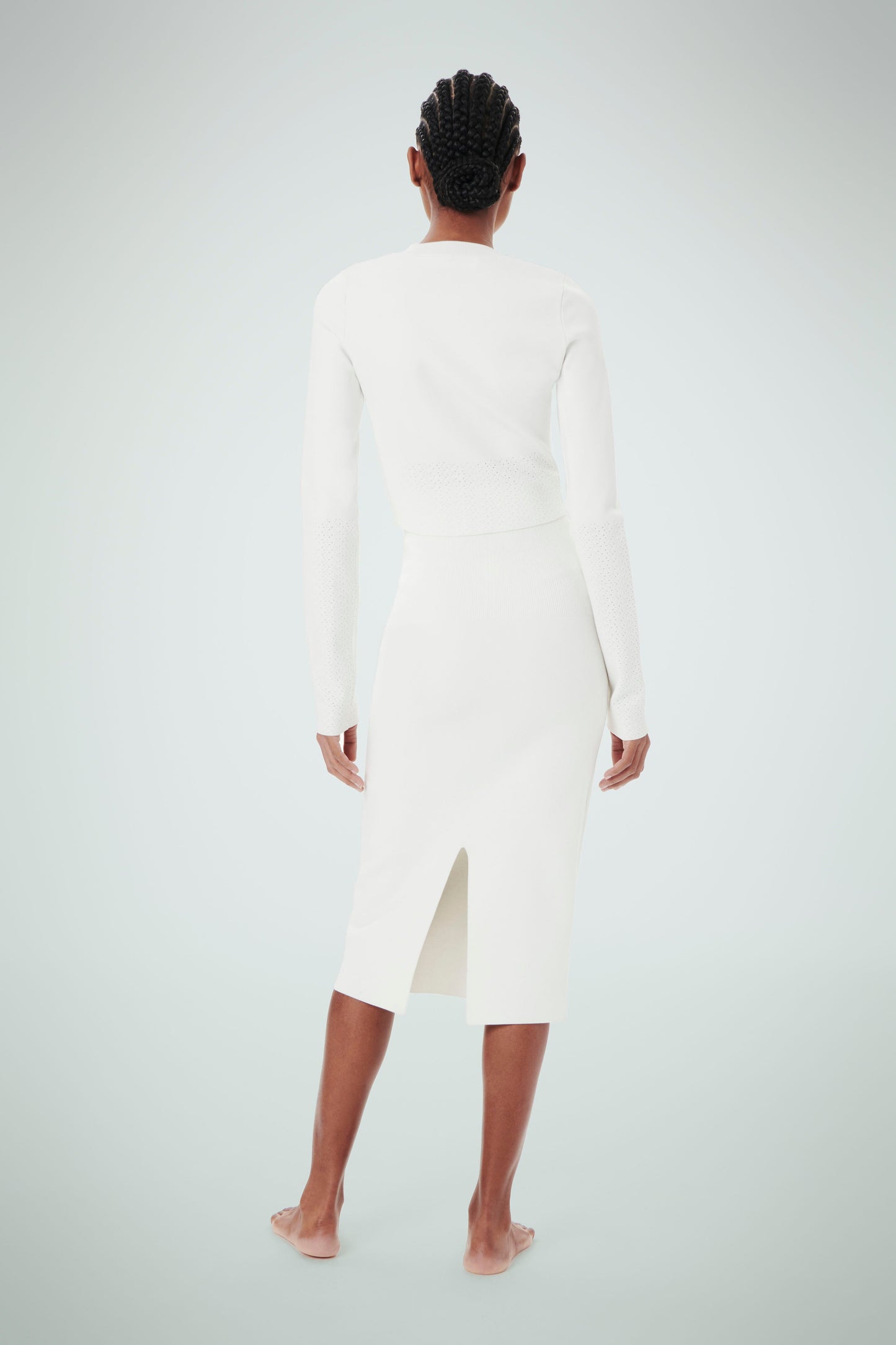 VB Body Cropped Fitted Cardigan In White