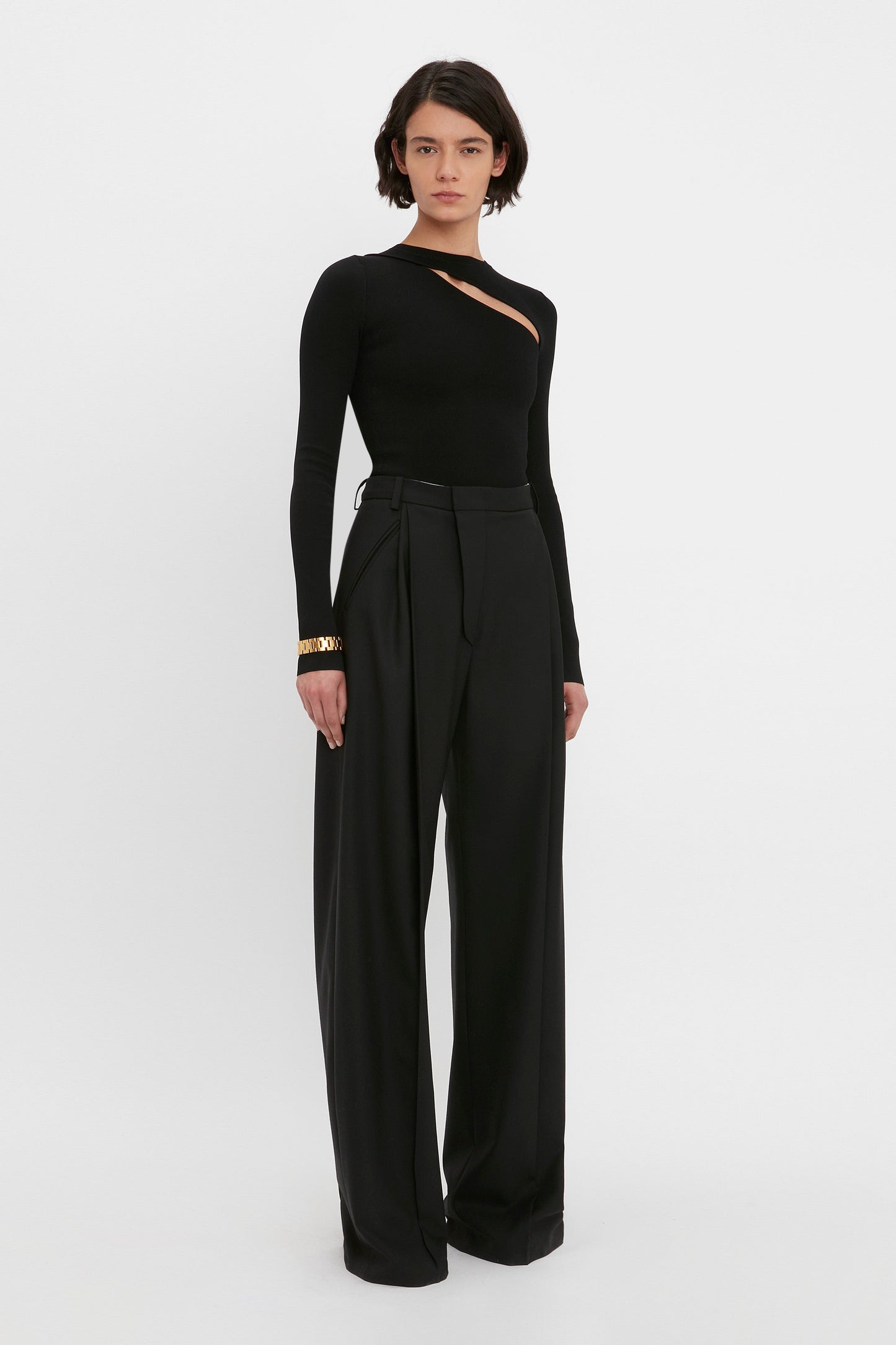 VB Body Front Slash Crew Neck Top In Black