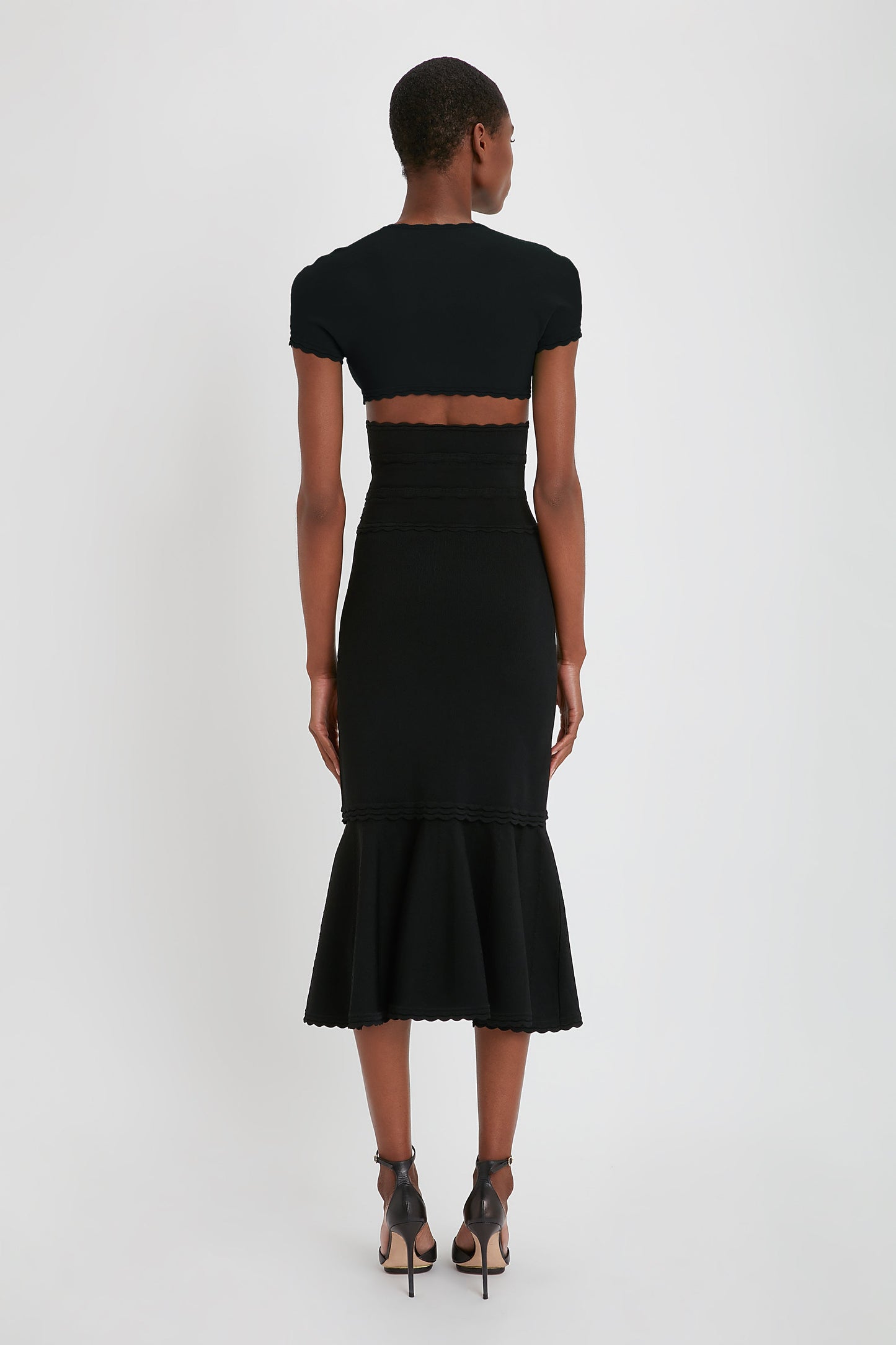 Cropped Short Sleeve Top In Black