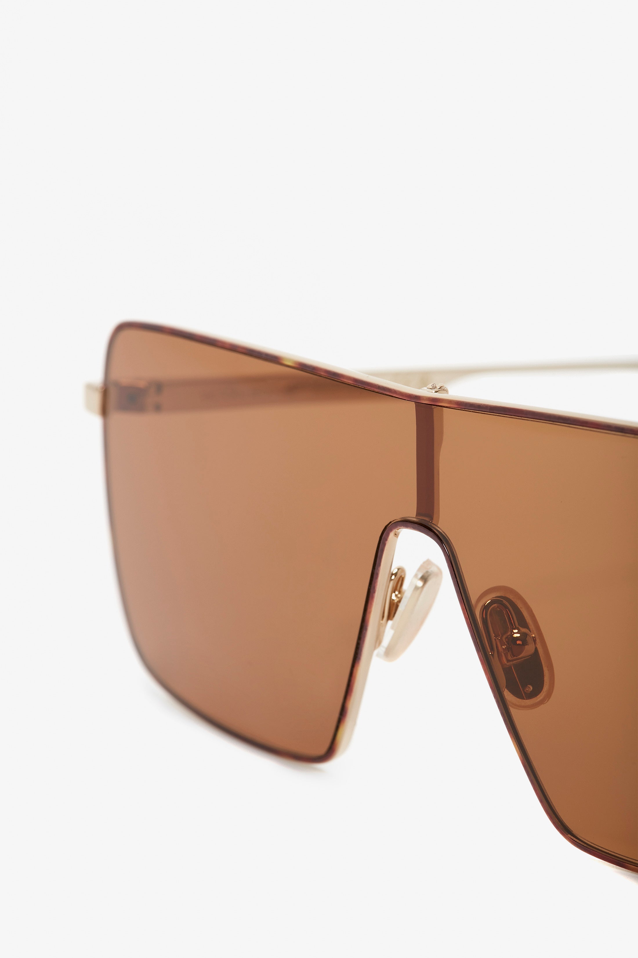 Victoria beckham flat top cheap visor sunglasses